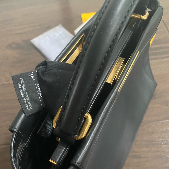 Additional photo - Fendi Calfskin Medium Peekaboo - Picture 9 of 12